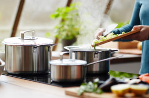 How to Choose Safe and Healthy Cookware